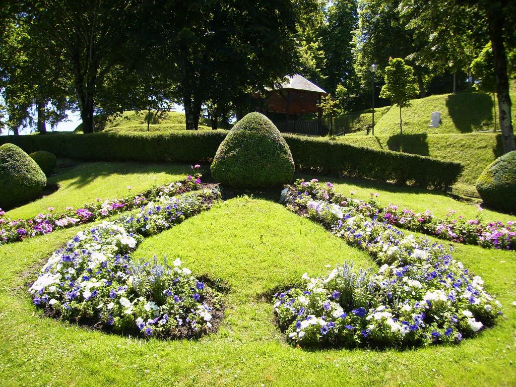 Appart'Hotel Bellevue Thermes De La Reine Bagnères-de-Bigorre Eksteriør billede